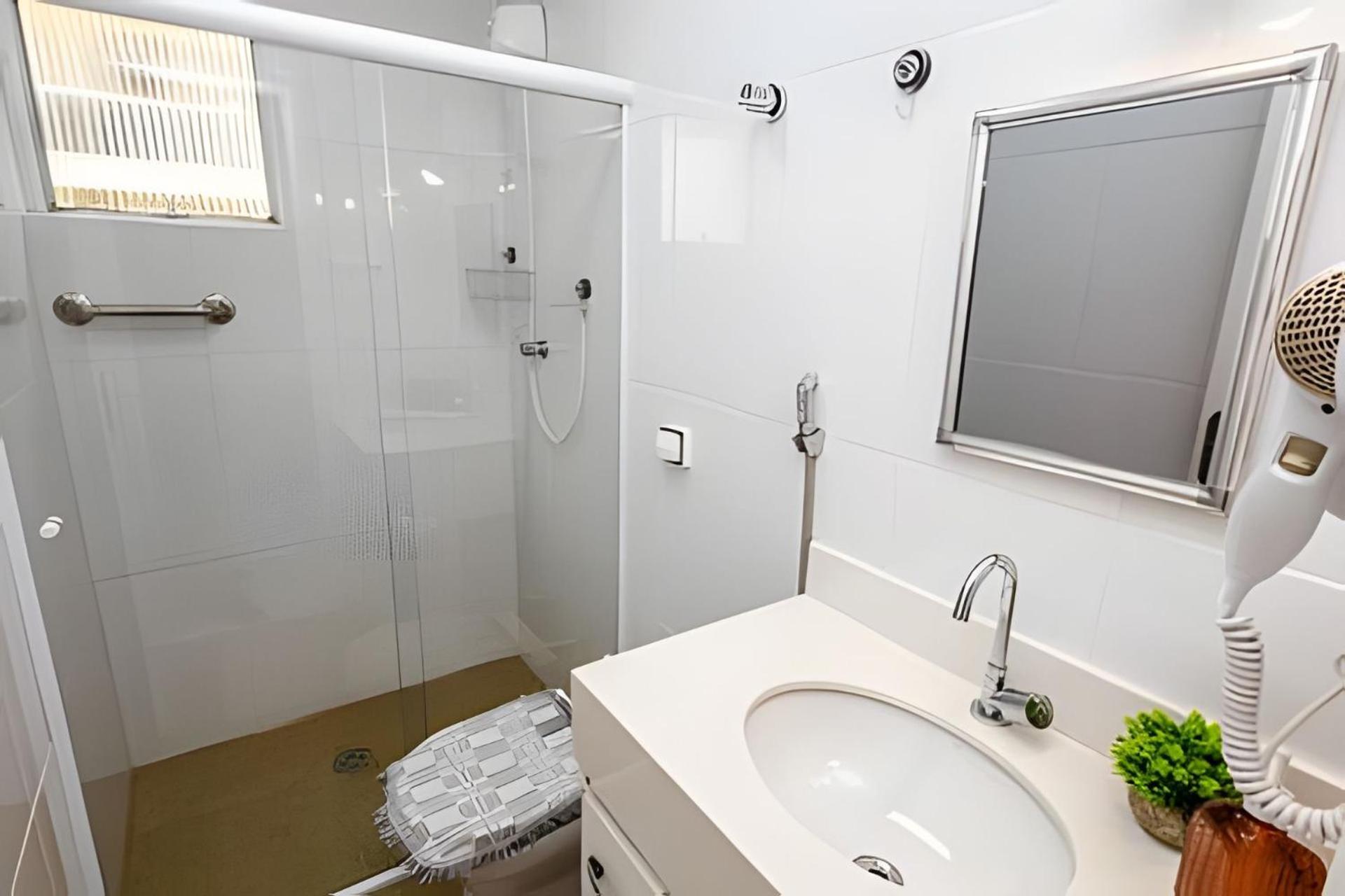 Apto Na Enseada Excelente Localizacao, 500M Da Praia, Garagem, Ar Condicionado Portaria 24 Horas Гуаружа Экстерьер фото